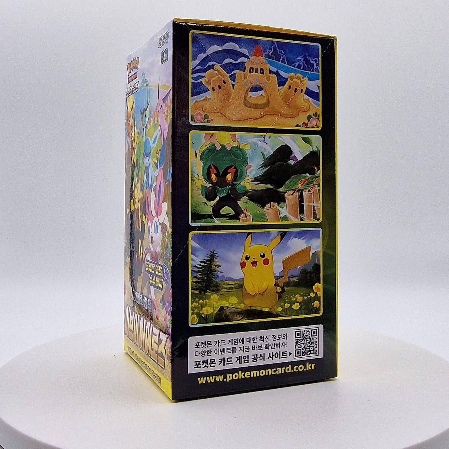 BlueGloveTCG Pokémon Eevee Heroes Booster Box sleeve booster box with colorful packaging and Eevee artwork.